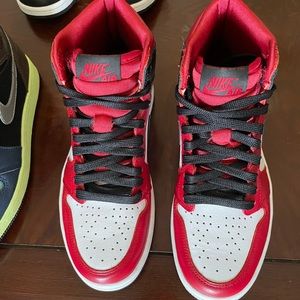 Jordan 1 Retro High Satin Snake Chicago